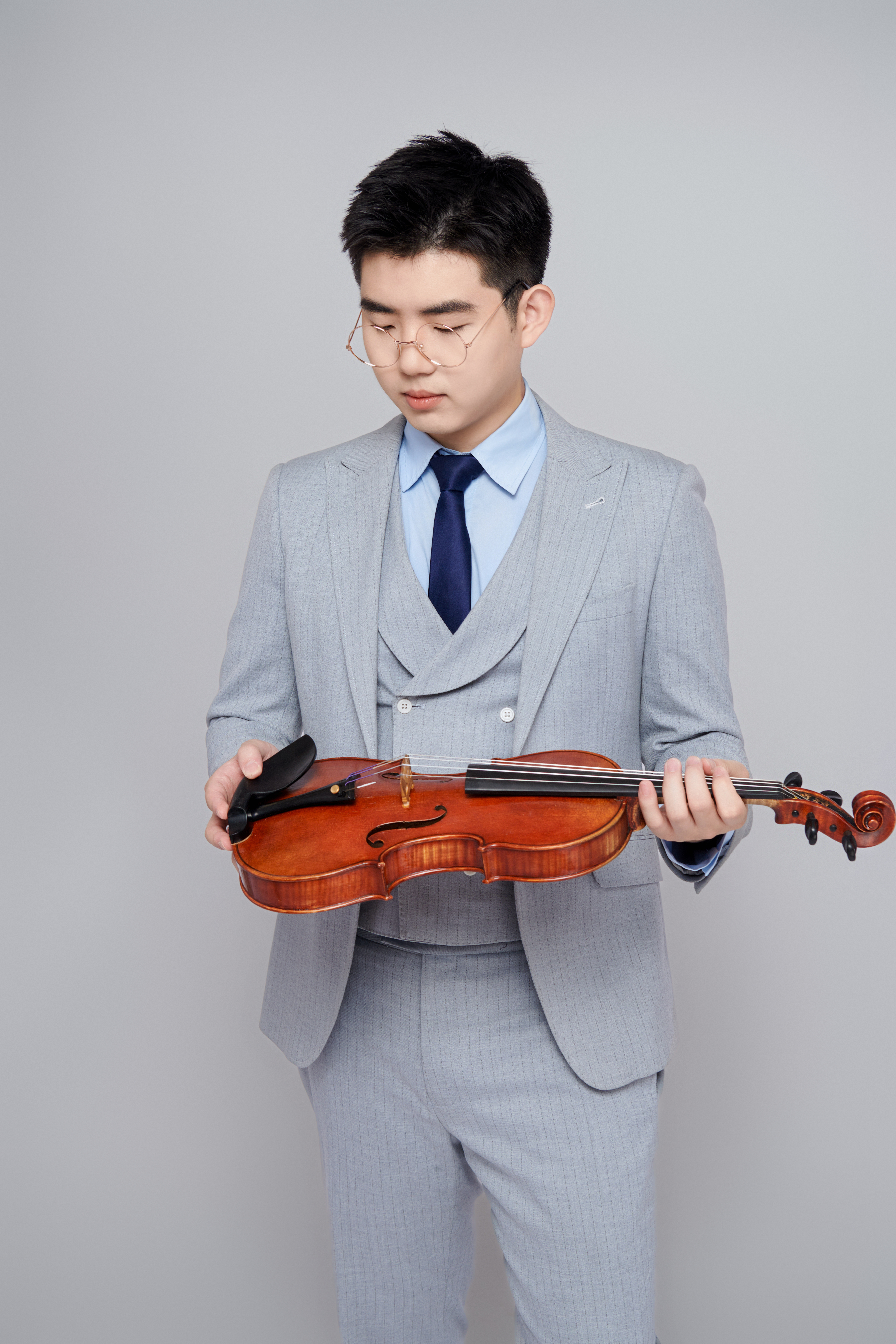 Lexington violin teacher Sicong Chen